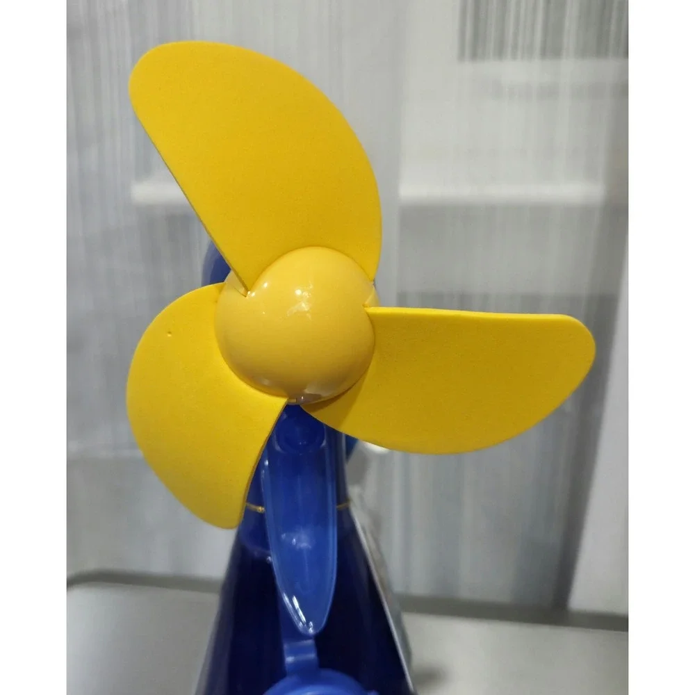 WALT DISNEY WORLD PARKS Misting Water‎ Spray Fan W/Lanyard 